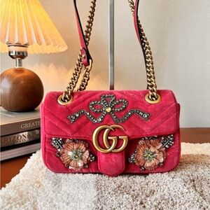 Gucci Pink Velvet Marmont, 22*6*13, excellent condition